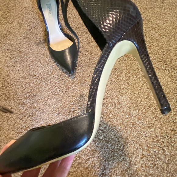 Guess black leather shoes size 8.5 - Picture 8 of 8